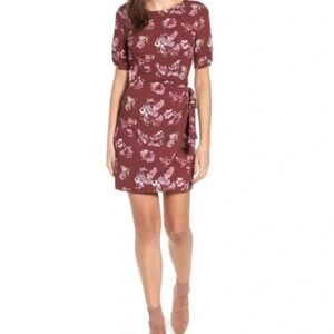 ASTR the label burgundy maroon rose floral wrrap tie dress size small